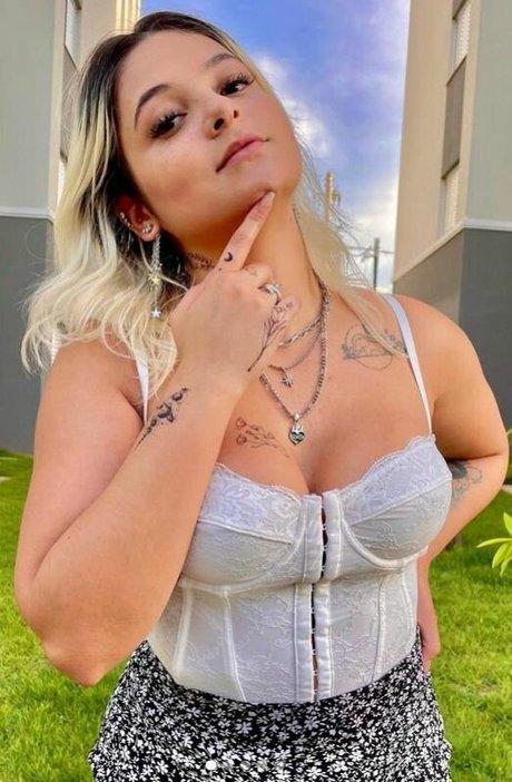 Isabela Roza exclusive model image