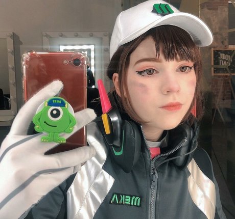 Kawaiitsu sexy actress picture