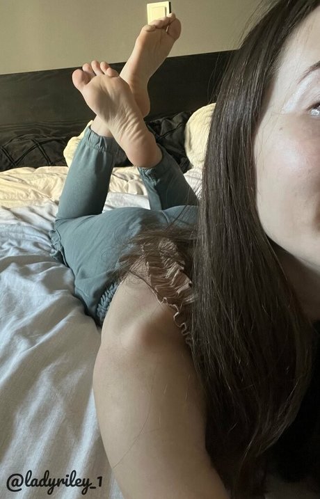 Ladyriley 1 model adult pictures