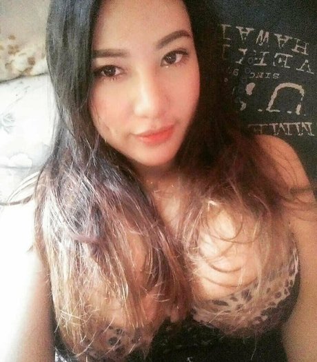 Darlene Adrienne naked model pics