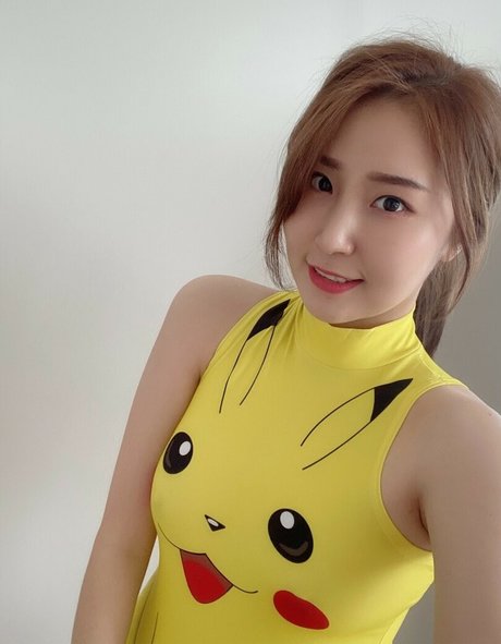 jena sis naked model photos