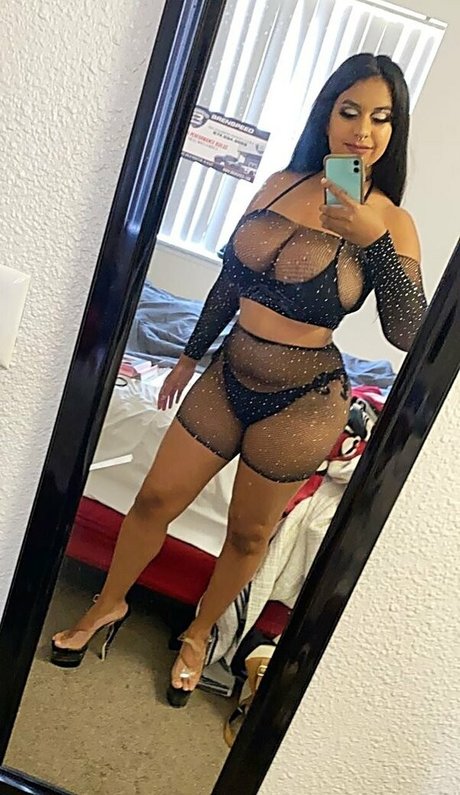 Jennieafterdark art star pics