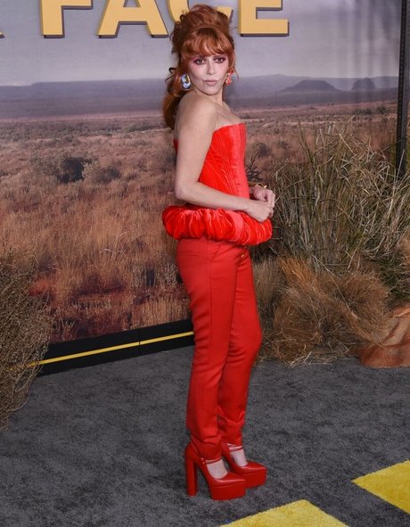 Natasha Lyonne model adult pictures