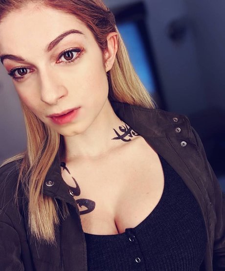 Sydney Meyer nude pornstar photo