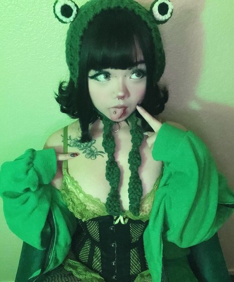 PetiteKitti model adult gallery