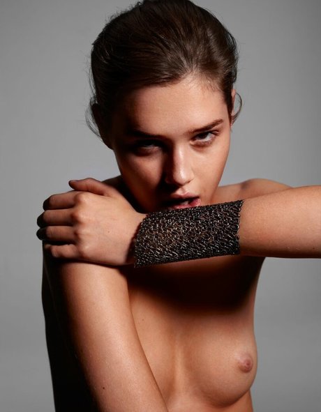 Anais Pouliot star xxx galleries