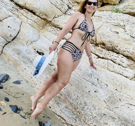 LadyCharm best actress pic