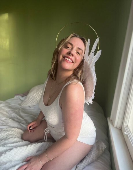 CluelessonVHS model xxx image