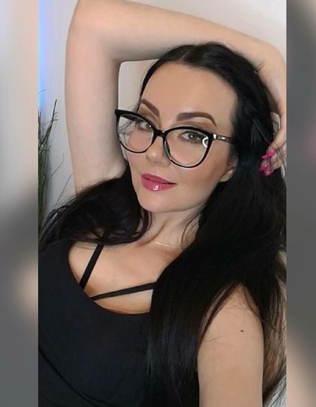 Kate Lullaby hot model img