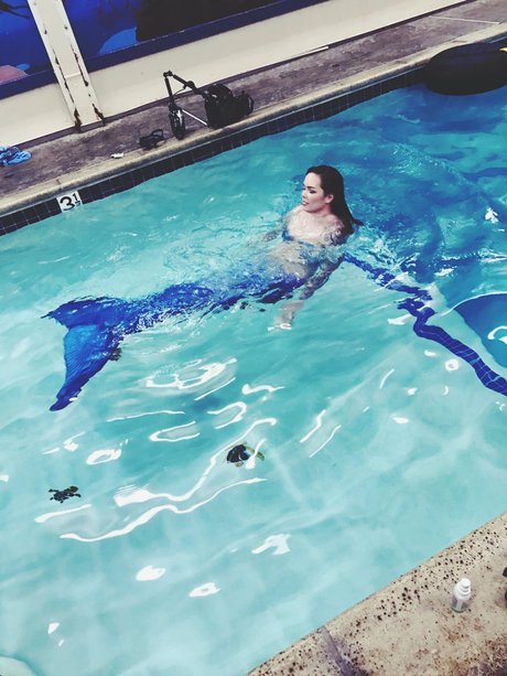 Suzy Berhow star nice img