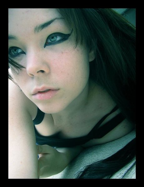 Suzy Berhow pretty model image