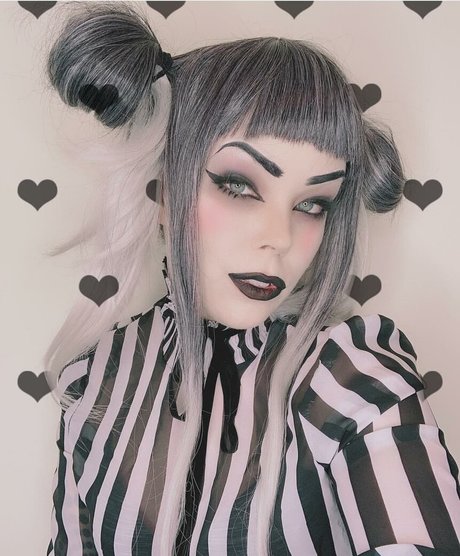 Suzy Berhow pornstar nude archive