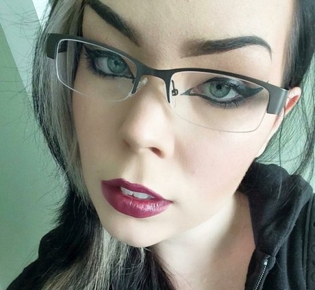 Suzy Berhow pornstar top picture