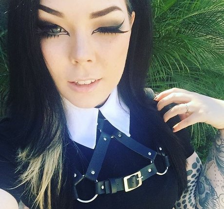 Suzy Berhow high quality model images