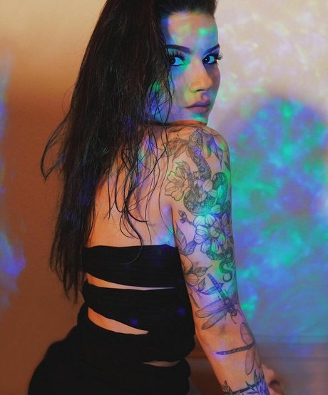 Ayliner erotic star photos