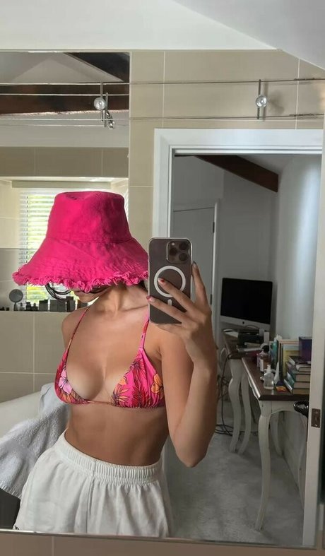 Sophie Slape star exclusive img