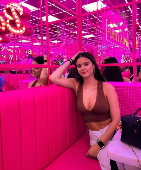 Sophie Slape pornstar nude pics