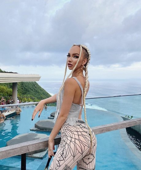 Yana fire sex pornstar gallery