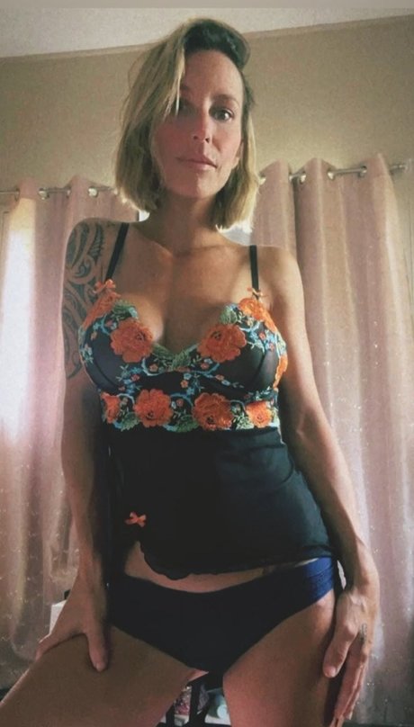 Lyssa Chapman model hd archive