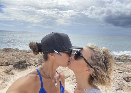 Lyssa Chapman sexy model photo