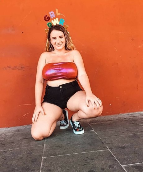 Clarinha Levy pretty model pic