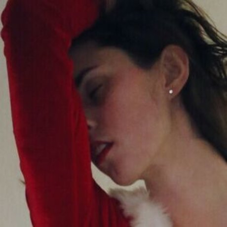 Lil ash90 naked model photo