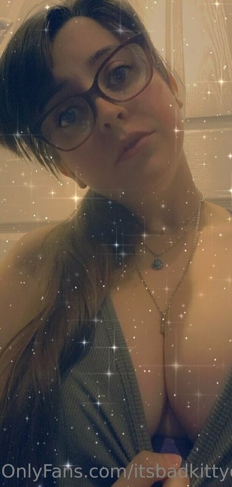 Itsbadkittyof naked model picture