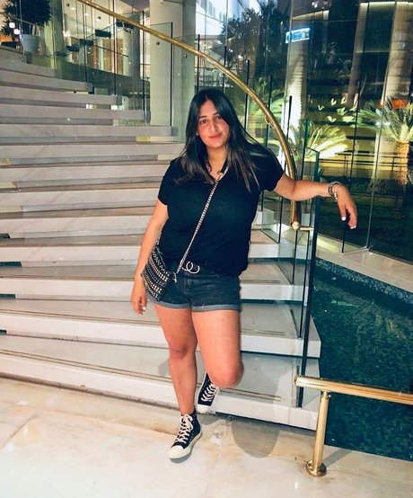 Marin Elbaz pornstar top pic