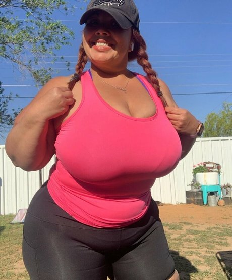 SueAnn model perfect img