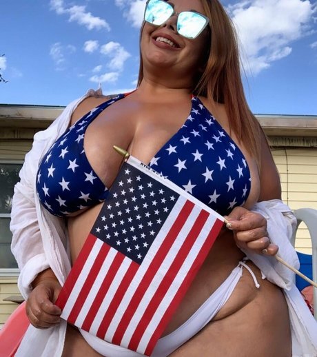 SueAnn exclusive model image