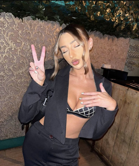 Briony W model hd image