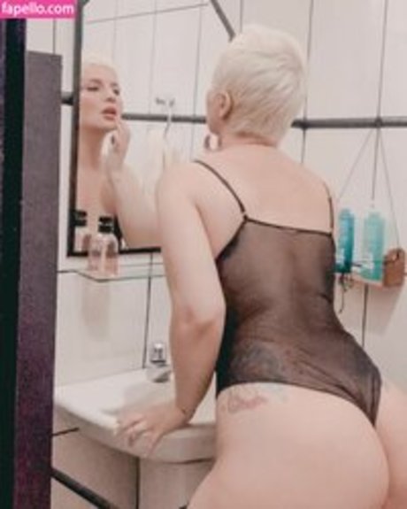 Aline Valentin porn model img