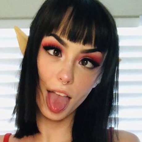PixieBlitzie pornstar hd photos