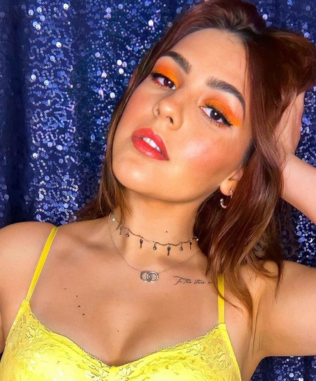 Ana Zimerman model free picture