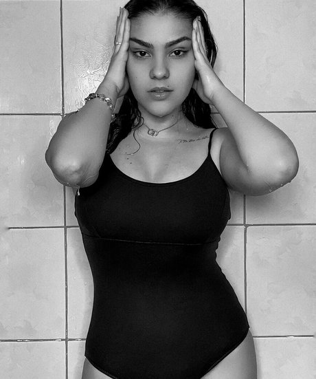 Ana Zimerman perfect actress image