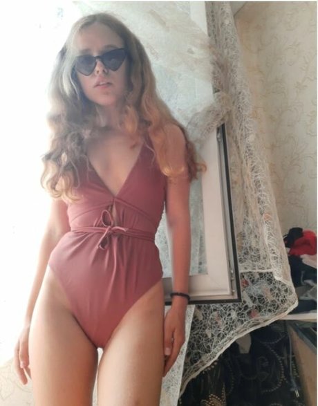 curly decency beautiful pornstar pic