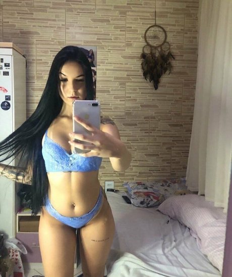 Luiza Goulart naked model picture