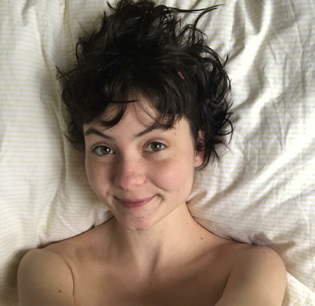 bloomhypercutepirate exclusive actress img