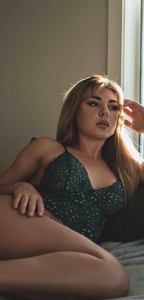 elysecamille exclusive star photo