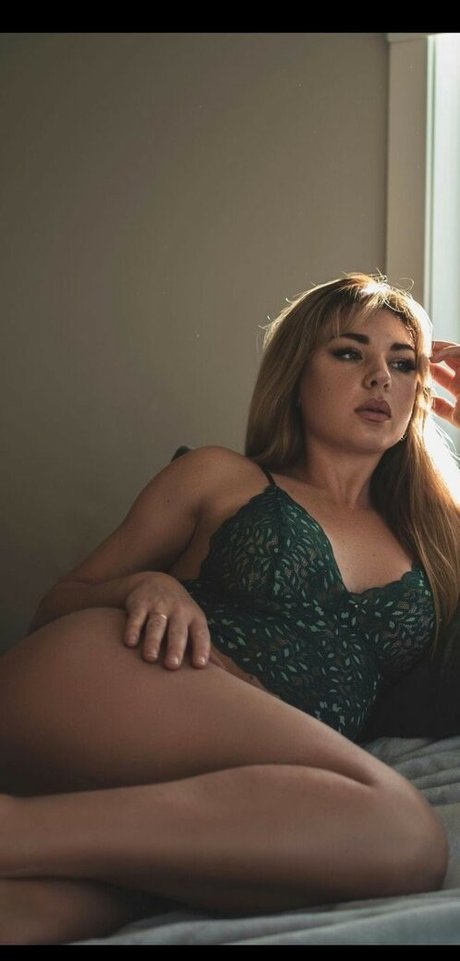 elysecamille exclusive star photos