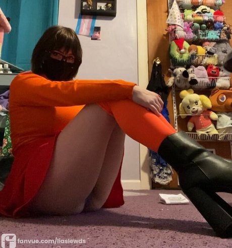 Liaslewds model nudes images