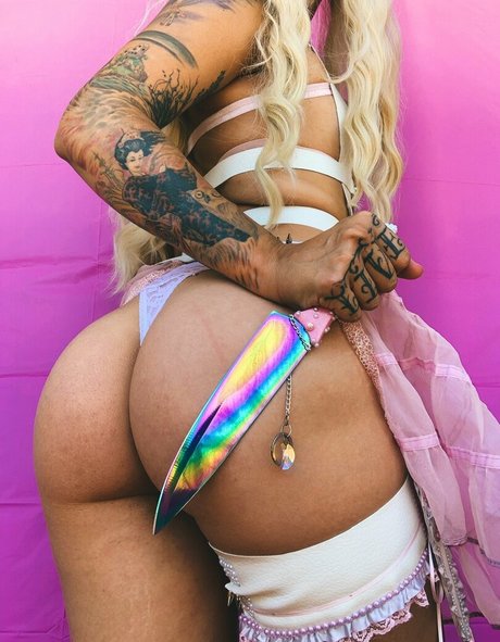 ChristinaCreeps star pornographic photo