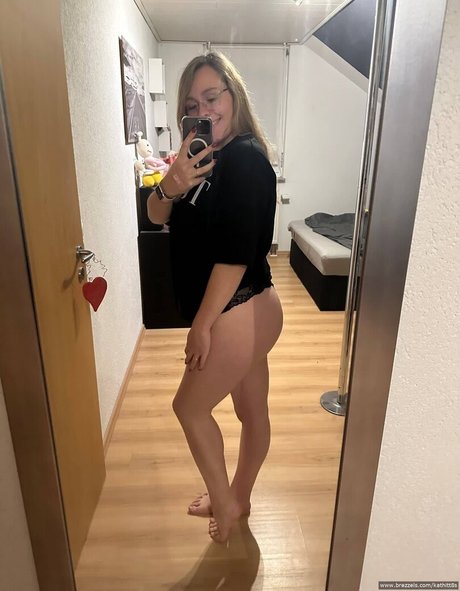 kathi tt8s art star pics