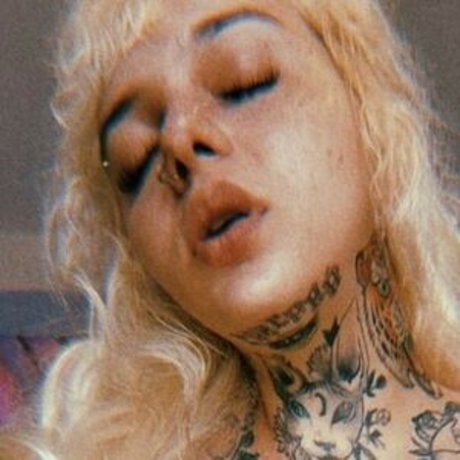 luluavalloni model art gallery