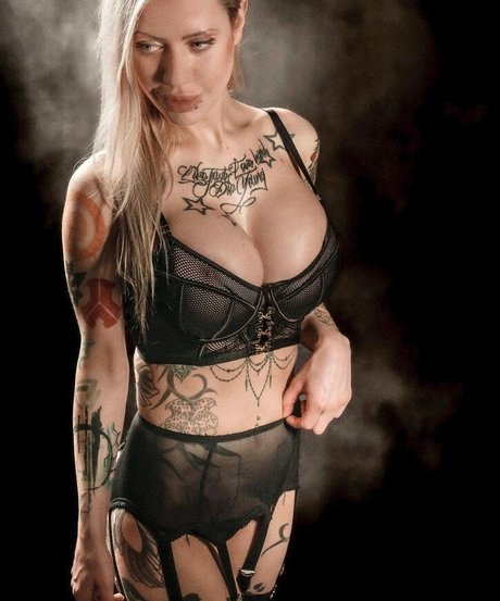 Jessisapphyri model nude galleries