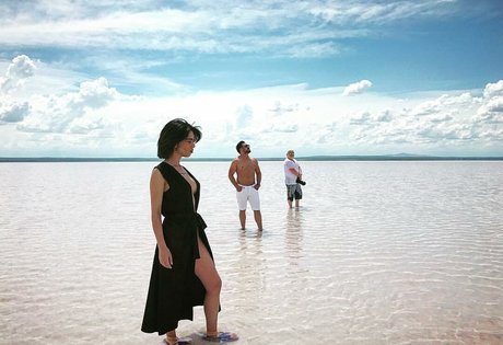 Didem Dinc adult model images