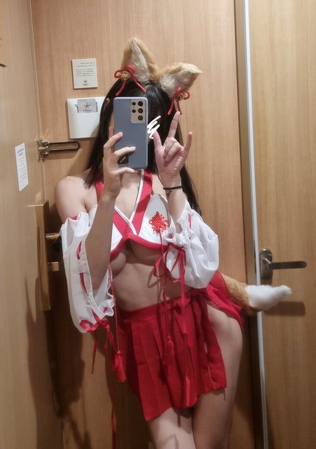 biya1024 star naked galleries