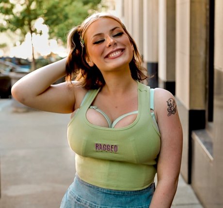 Gracekivlin pornstar adult photo