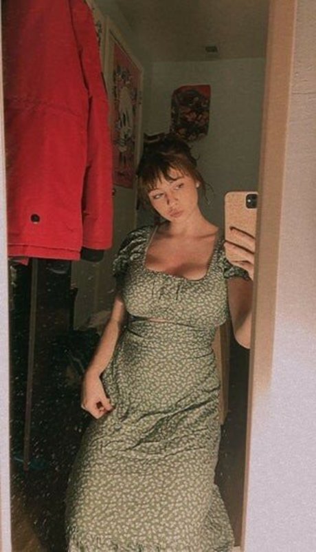 Gulliblecream288 beautiful actress image