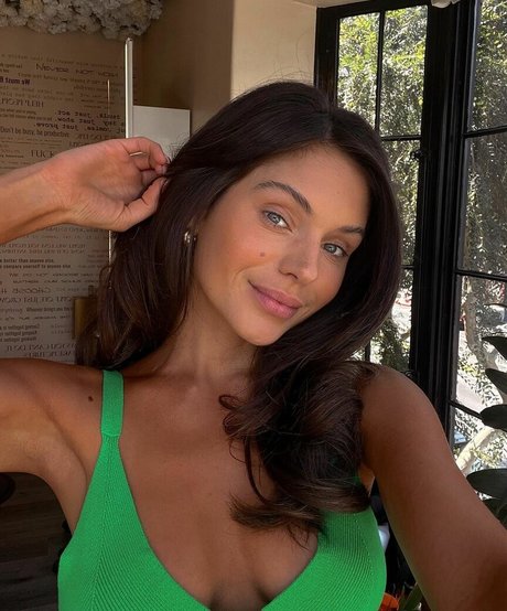 Alyssa Lynch exclusive model pictures